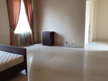 DIJUAL RUMAH BAGUS SEMI FURNISH DI LES BELLES SERPONG