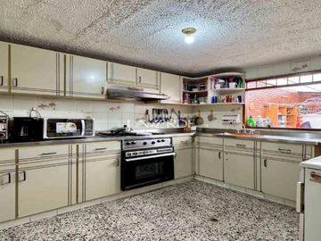 Espectacular Casa en venta, ubicada en la Castellana