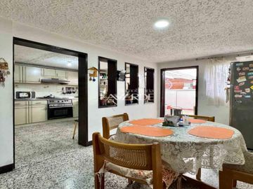 Espectacular Casa en venta, ubicada en la Castellana