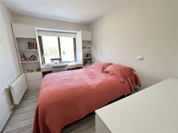 Casa en venta de 4 dorm. + sala estar en Piedra Roja