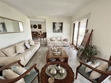 Casa en venta de 4 dorm. + sala estar en Piedra Roja
