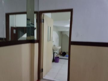 Ruko 3lt. Disewakan Darmo Baru Barat Surabaya KT