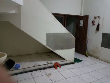 Ruko 3lt. Disewakan Darmo Baru Barat Surabaya KT