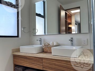 Venta de casa nueva en Metepec, 4 habitaciones, estacionamiento techado y amenidades