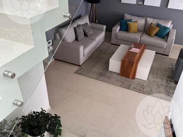 Venta de casa nueva en Metepec, 4 habitaciones, estacionamiento techado y amenidades