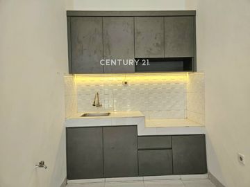 Rumah Minimalis Full Renovasi Di Cluster Royal London MGC Bekasi