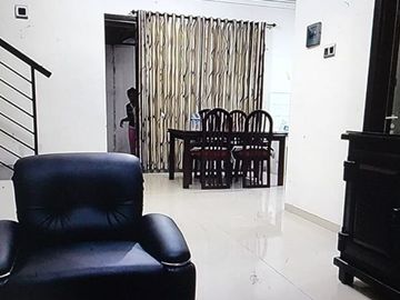 Disewakan Rumah 2 lantai di Prambanan Residence Surabaya