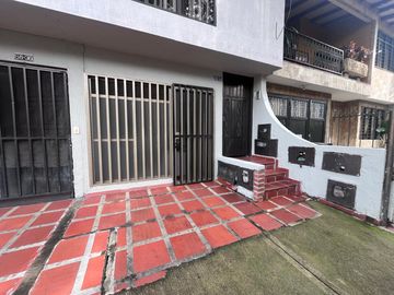 apartamento en venta en primero de mayo. Cod V9191438