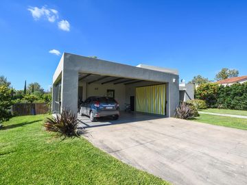 Casa de 3 dormitorios en venta con pileta Aldea golf  barrio cerrado privado