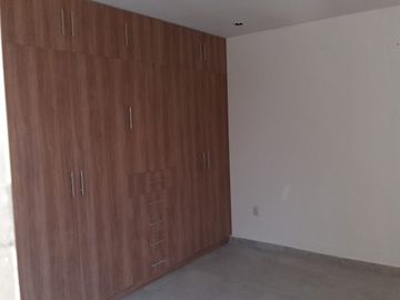 VENTA DE CASA CON 4 HABITACIONES Y ROOF GARDEN EN VILLAMAGNA SLP