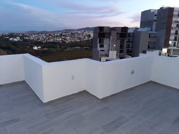 VENTA DE CASA CON 4 HABITACIONES Y ROOF GARDEN EN VILLAMAGNA SLP