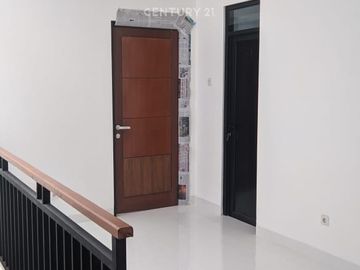 Rumah Strategis  Di Bintaro Sektor 9 Tangerang Selatan