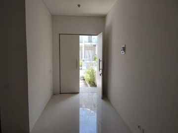 Dijual Rumah Siap Huni 2 Lantai Di Greenland Surabaya KT