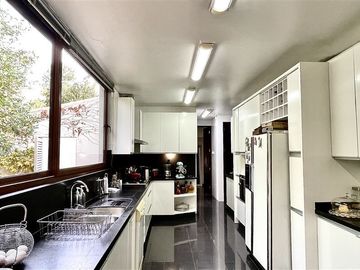 Casa en Venta en CAMINO LOS TRAPENSE / PEDRO LIRA URQUETA