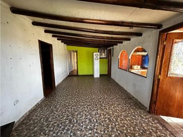 VENDE AMPLIO TERRENO CON 2 CASAS SECTOR EL RETIRO QUILPUE st