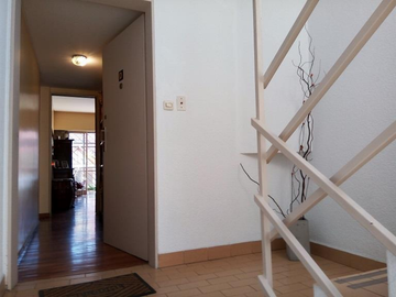 NUEVO PRECIO - PH en Venta en Caballito 3 ambientes al frente c balcón, cochera para 2 autos, 2° por escalera, 95 m2 + balcón - Ortega 900 (alt Rojas 