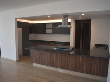 VENTA DE PENTHOUSE DE LUJO DE 261m2 EN PUNTO HORIZONTE, LOMAS DE ANGELOPOLIS!!