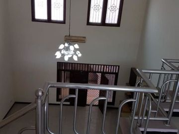 Rumah Babatan Pantai Utara Semi Furnish hadap utara