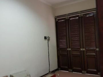 Rumah Babatan Pantai Utara Semi Furnish hadap utara