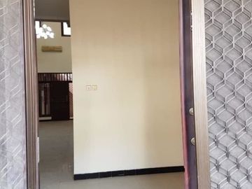 Rumah Babatan Pantai Utara Semi Furnish hadap utara