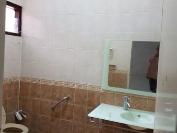 Rumah Babatan Pantai Utara Semi Furnish hadap utara