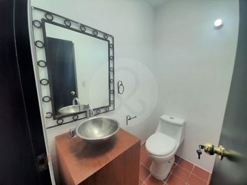 Casa en condominio en venta en Santa María Tepepan
