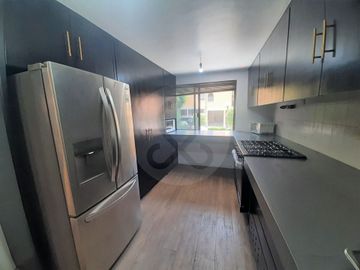 Casa en condominio en venta en Santa María Tepepan
