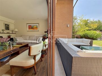 Casa en venta de 5 dorm. en Las Condes
