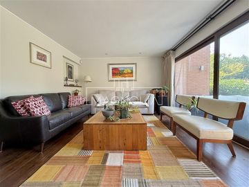 Casa en venta de 5 dorm. en Las Condes