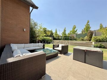 Casa en venta de 5 dorm. en Las Condes