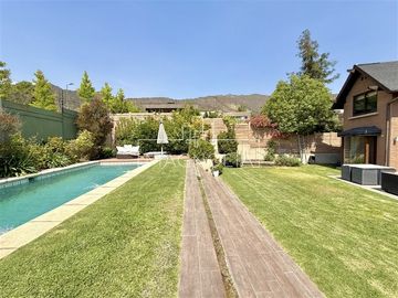 Casa en venta de 5 dorm. en Las Condes