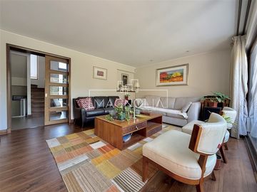 Casa en venta de 5 dorm. en Las Condes