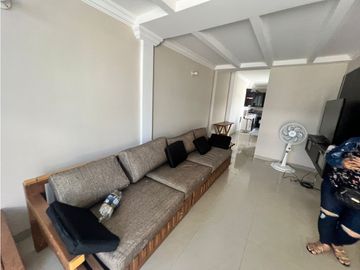 VENDO CASA EN URBANIZACION VIA A SANTA ELENA (PENINSULA)-GUAYAQUIL