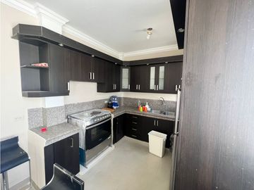 VENDO CASA EN URBANIZACION VIA A SANTA ELENA (PENINSULA)-GUAYAQUIL