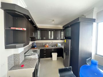VENDO CASA EN URBANIZACION VIA A SANTA ELENA (PENINSULA)-GUAYAQUIL