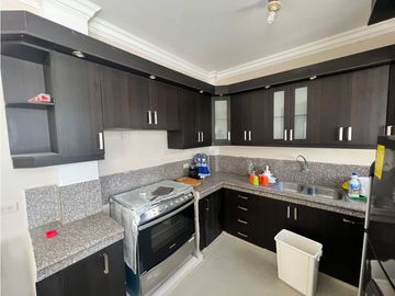 VENDO CASA EN URBANIZACION VIA A SANTA ELENA (PENINSULA)-GUAYAQUIL