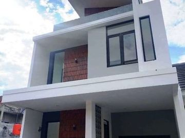 rumah baru 2 lantai 3 kamar tidur di cihanjuang dkt sariwangi
