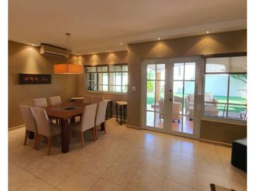 Venta de casa en Costa del Este, Residencial Palmeras del Este