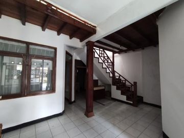 Rumah strategis dan siap huni di sarijadi dekat pasteur