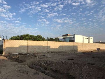 VENTA DE TERRENO EN LA ENCANTADA DE VILLA