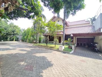 Town House di Cipete Dilengkapi Private Pool & Kondisi Semi Furnished HSE-A0535
