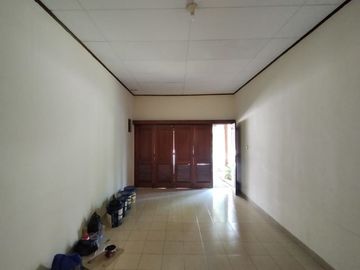 Town House di Cipete Dilengkapi Private Pool & Kondisi Semi Furnished HSE-A0535