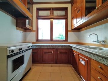 Town House di Cipete Dilengkapi Private Pool & Kondisi Semi Furnished HSE-A0535