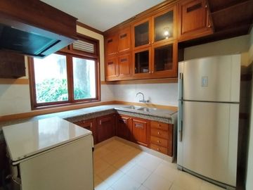 Town House di Cipete Dilengkapi Private Pool & Kondisi Semi Furnished HSE-A0535