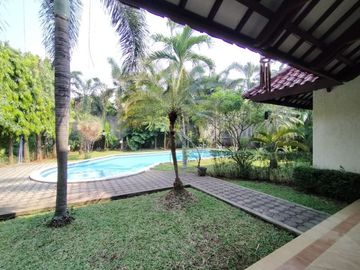 Town House di Cipete Dilengkapi Private Pool & Kondisi Semi Furnished HSE-A0535