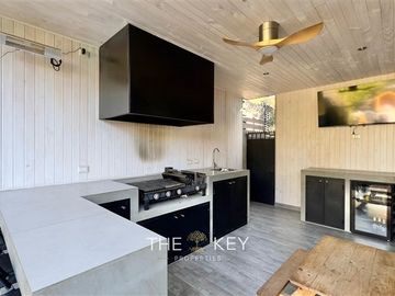 Casa en venta de 4 dorm. en Las Condes
