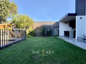 Casa en venta de 4 dorm. en Las Condes