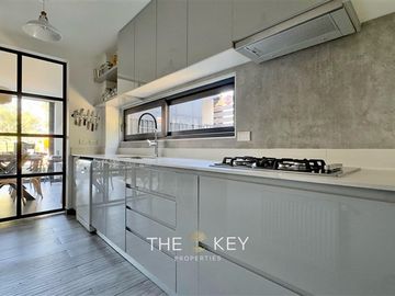 Casa en venta de 4 dorm. en Las Condes