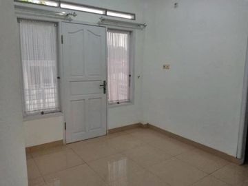 Rumah Nyaman di Cikutra Dekat Dago dan Cigadung