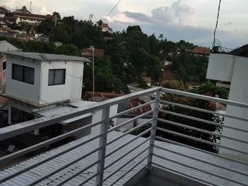 Rumah Nyaman di Cikutra Dekat Dago dan Cigadung